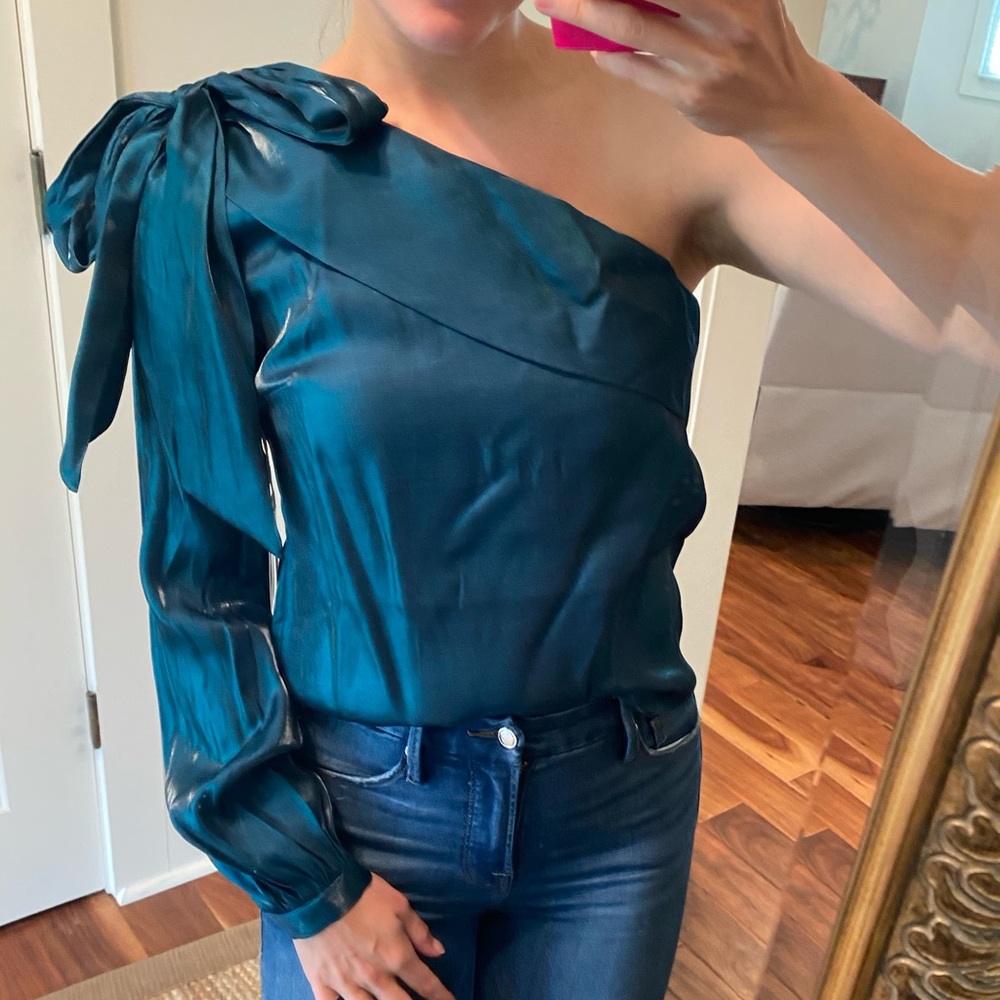 One shoulder Blouse